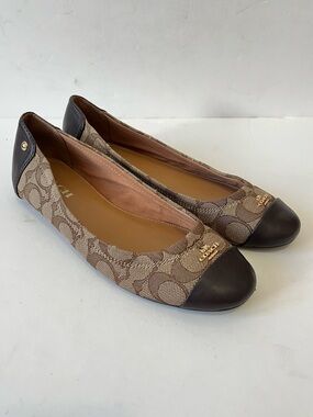 Coach Chelsea signature logo tan brown leather cap toes ballet flats size 8B